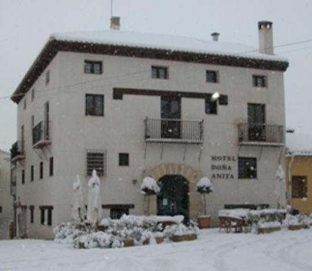 Hotel Restaurante Dona Anita Requena Eksteriør billede