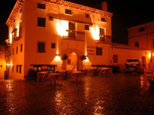 Hotel Restaurante Dona Anita Requena Eksteriør billede