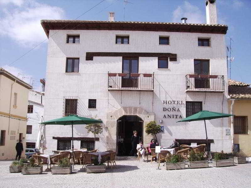 Hotel Restaurante Dona Anita Requena Eksteriør billede